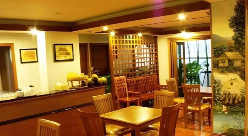Chada Thai House Pattaya Exterior foto
